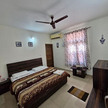 Saatvik Homestay Katra  Luaran gambar
