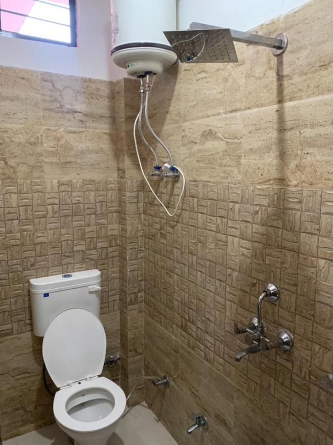 Saatvik Homestay Katra  Luaran gambar