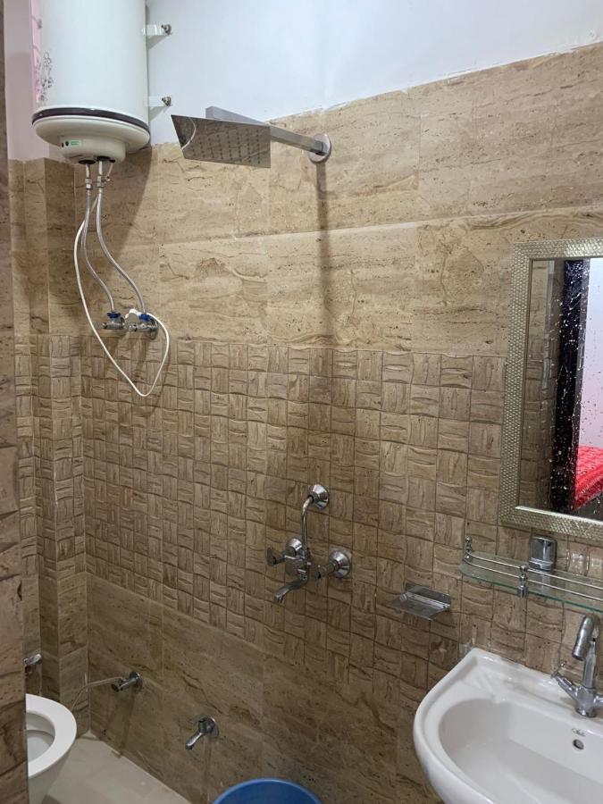 Saatvik Homestay Katra  Luaran gambar