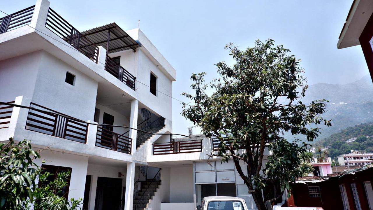 Saatvik Homestay Katra  Luaran gambar