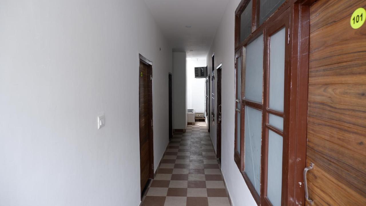 Saatvik Homestay Katra  Luaran gambar