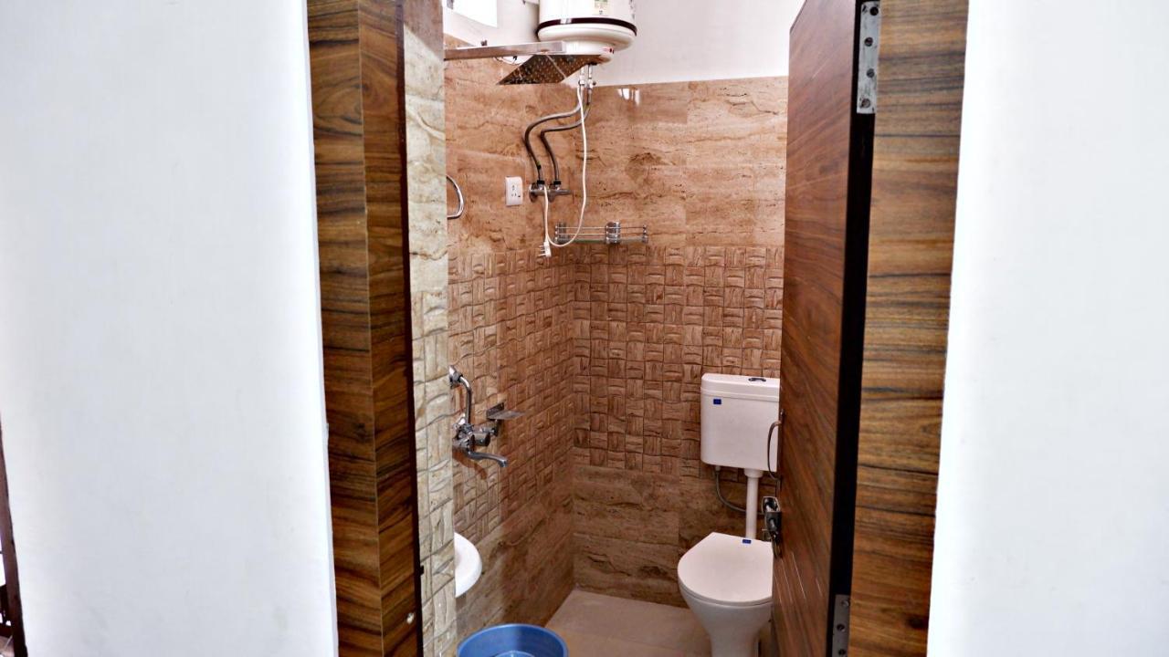 Saatvik Homestay Katra  Luaran gambar