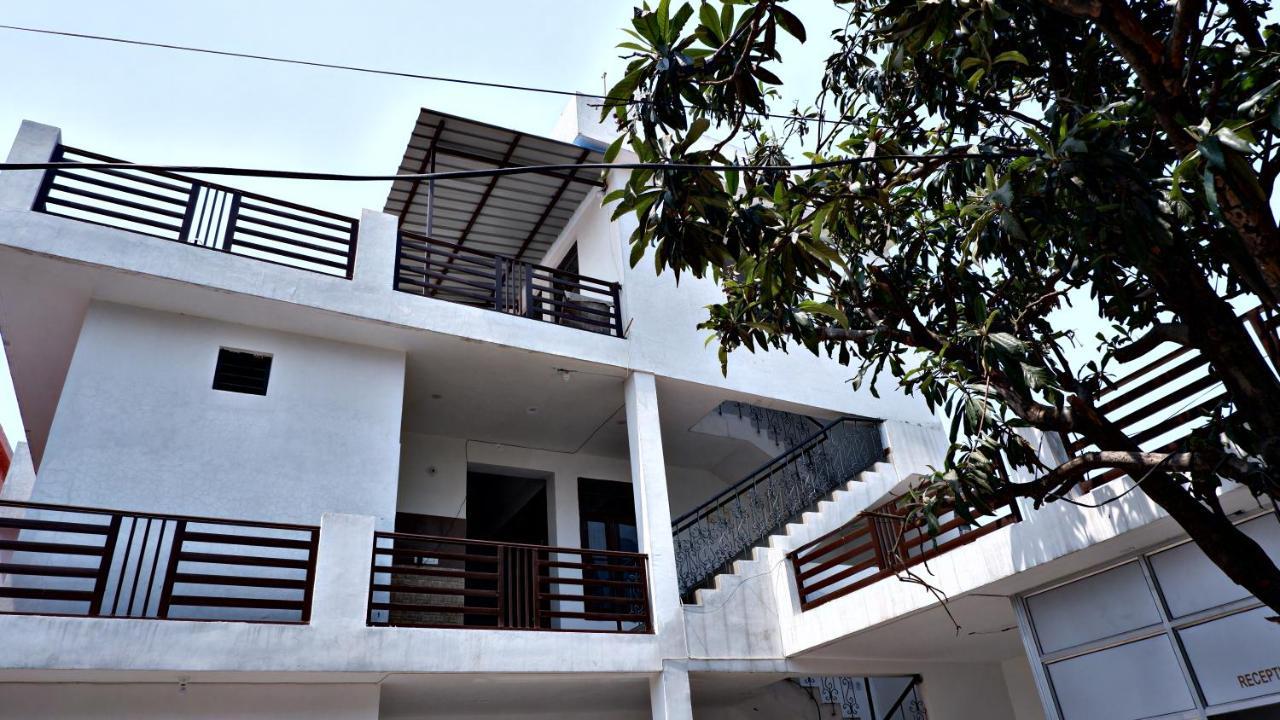 Saatvik Homestay Katra  Luaran gambar