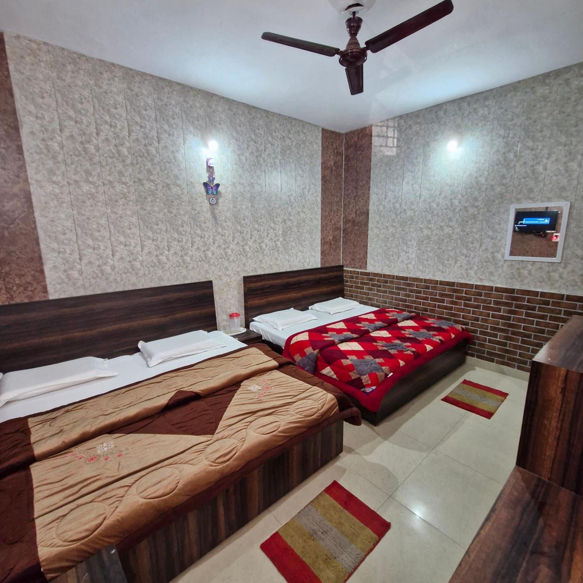 Saatvik Homestay Katra  Luaran gambar