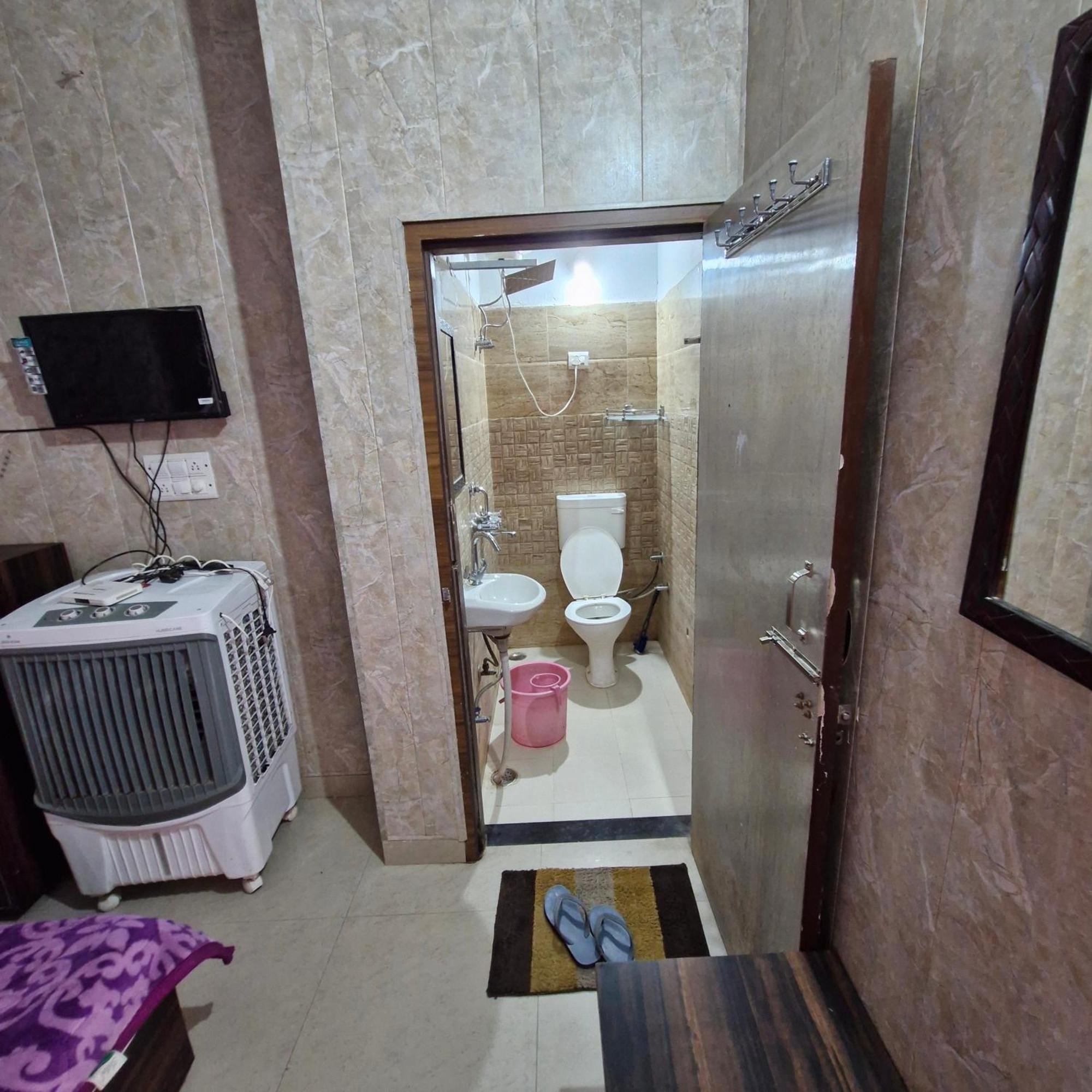 Saatvik Homestay Katra  Bilik gambar