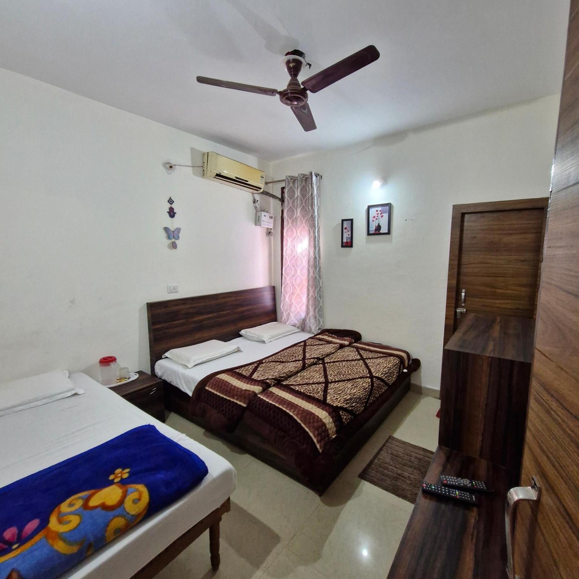 Saatvik Homestay Katra  Luaran gambar