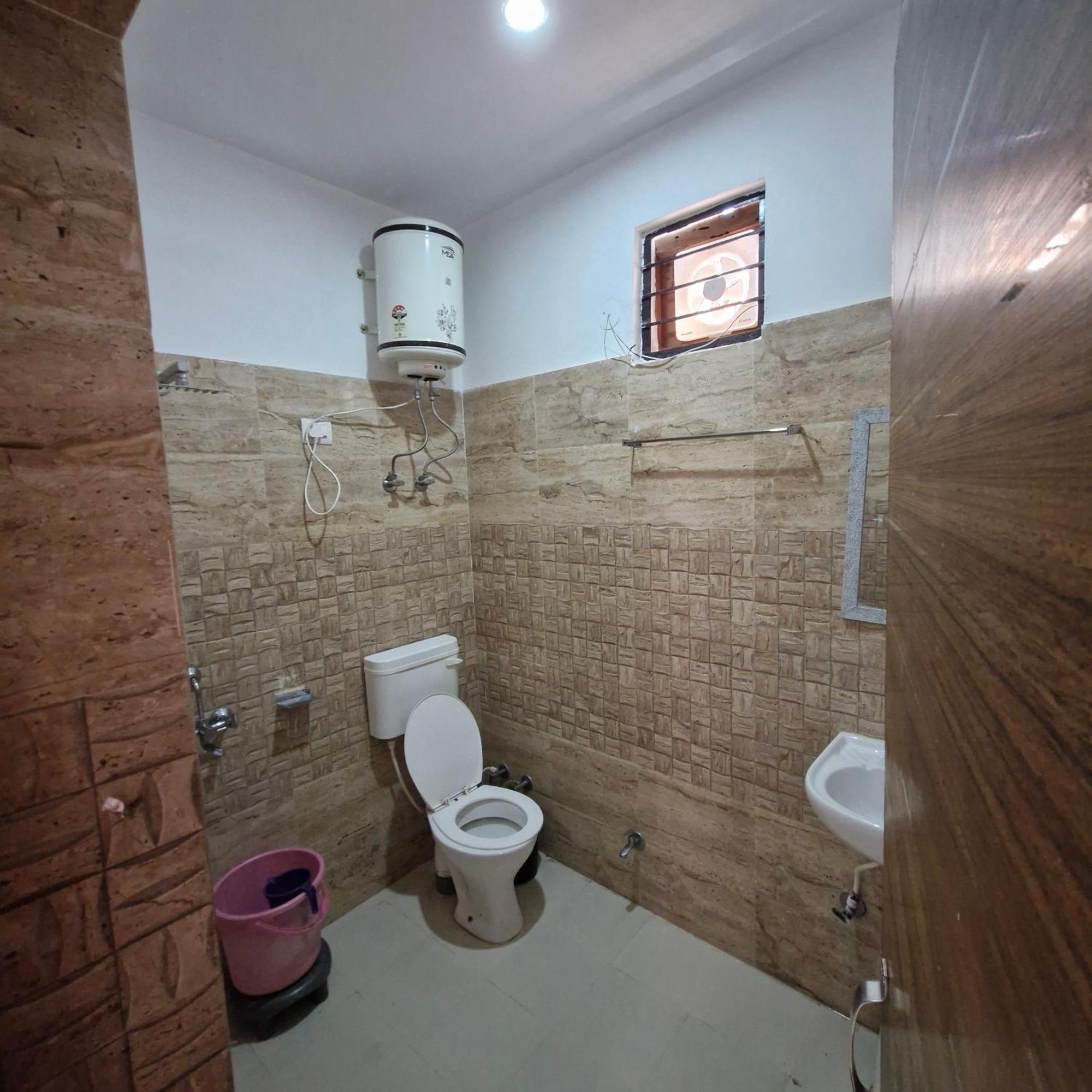 Saatvik Homestay Katra  Luaran gambar