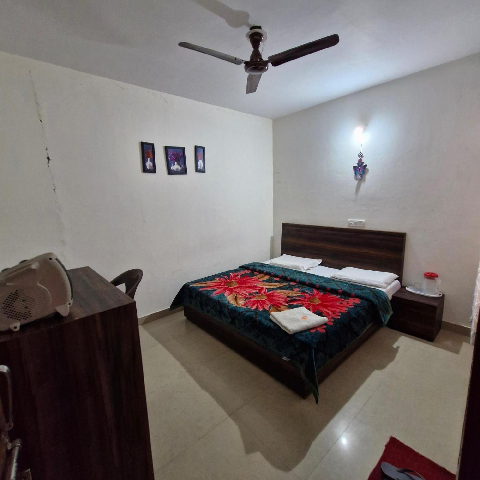 Saatvik Homestay Katra  Bilik gambar