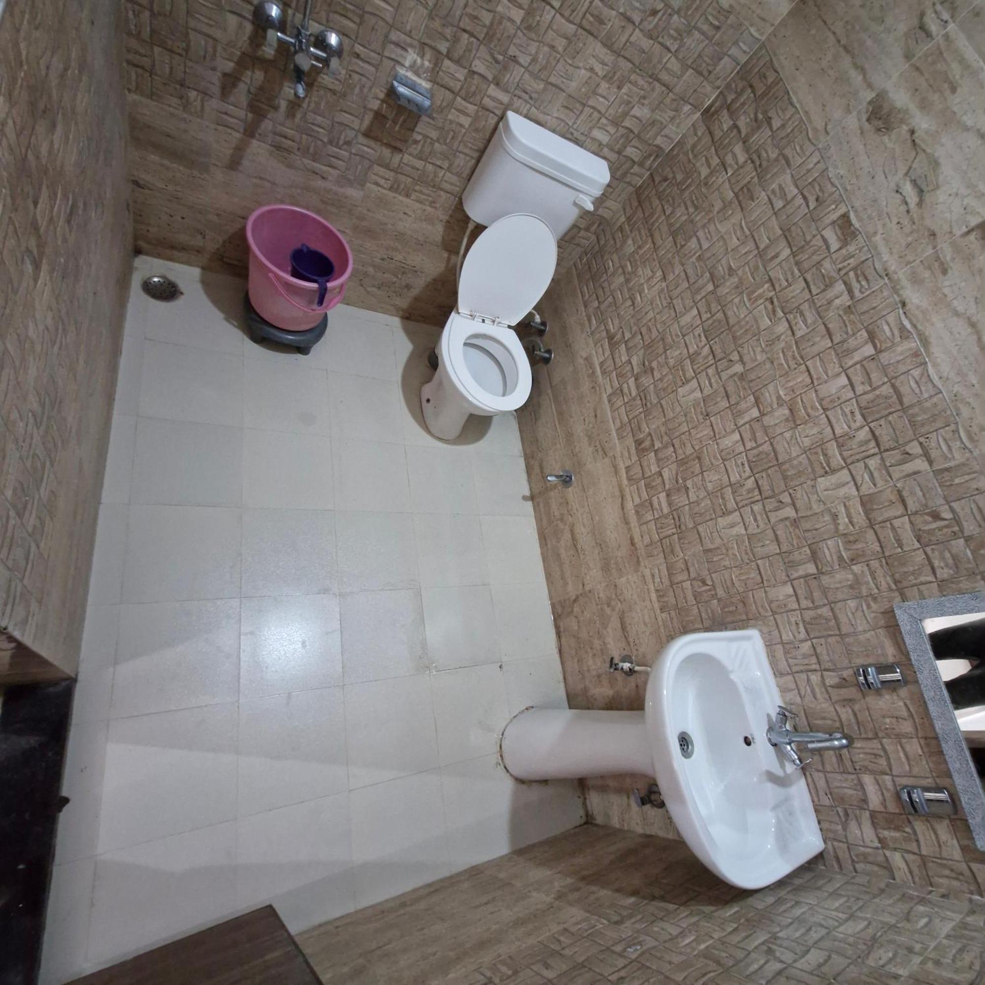 Saatvik Homestay Katra  Luaran gambar
